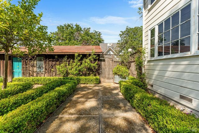 1201 Edwards St, St. Helena, CA 94574