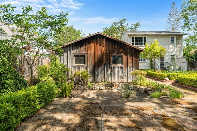 1201 Edwards St, St. Helena, CA 94574