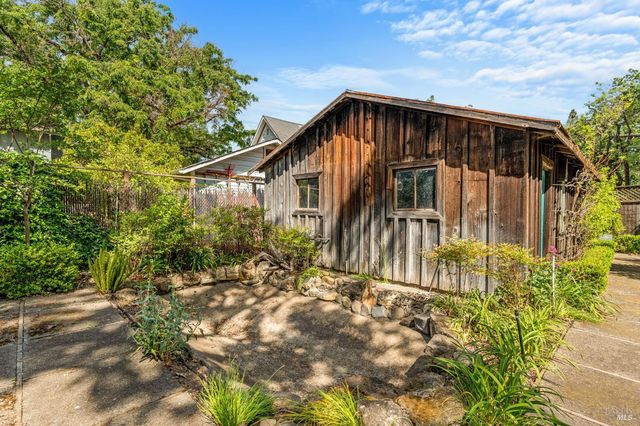 1201 Edwards St, St. Helena, CA 94574