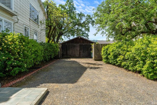 1201 Edwards St, St. Helena, CA 94574