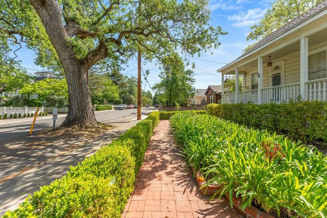 1201 Edwards St, St. Helena, CA 94574