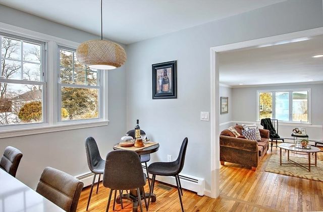 3 Pinetop Rd, Barrington, RI 02806