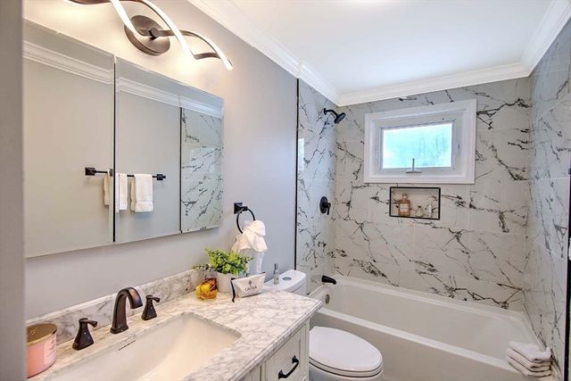 3 Pinetop Rd, Barrington, RI 02806