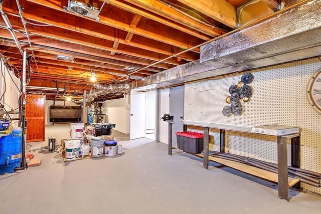 3 Pinetop Rd, Barrington, RI 02806