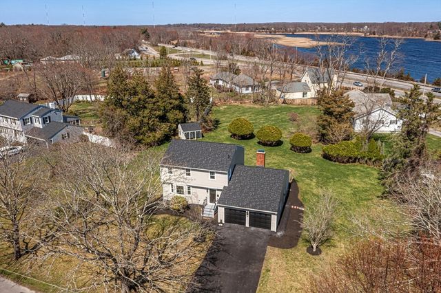 3 Pinetop Rd, Barrington, RI 02806