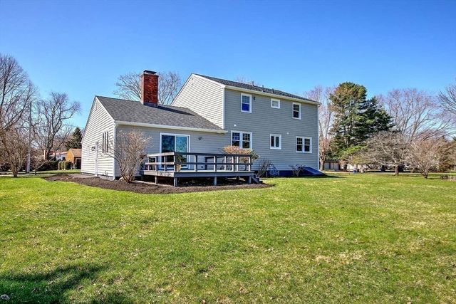 3 Pinetop Rd, Barrington, RI 02806