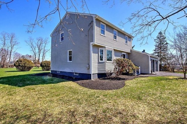 3 Pinetop Rd, Barrington, RI 02806