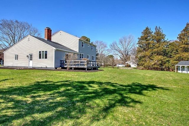 3 Pinetop Rd, Barrington, RI 02806