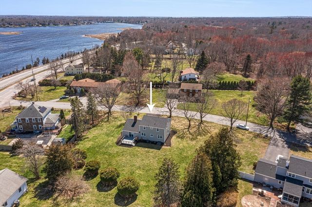 3 Pinetop Rd, Barrington, RI 02806