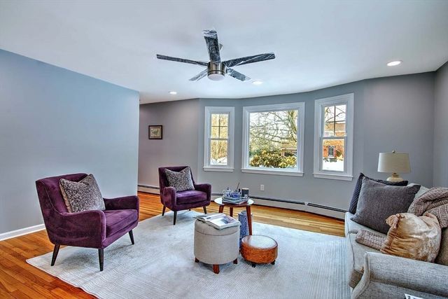 3 Pinetop Rd, Barrington, RI 02806