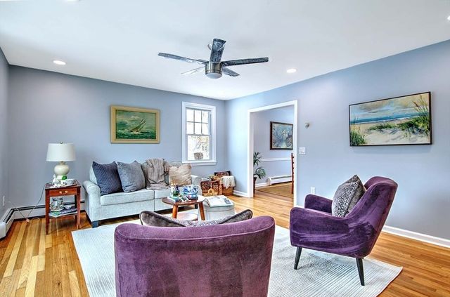 3 Pinetop Rd, Barrington, RI 02806