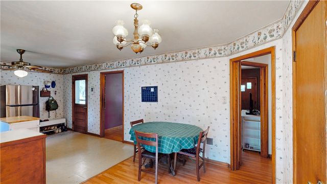 906 S Elm Street, Siloam Springs, AR 72761
