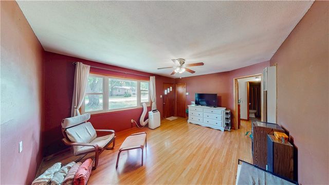 906 S Elm Street, Siloam Springs, AR 72761