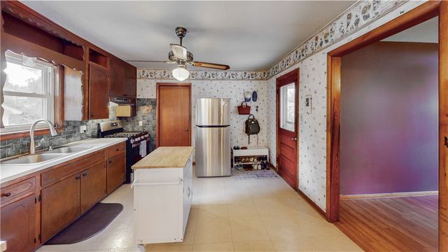 906 S Elm Street, Siloam Springs, AR 72761