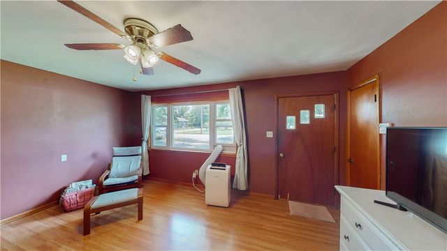 906 S Elm Street, Siloam Springs, AR 72761