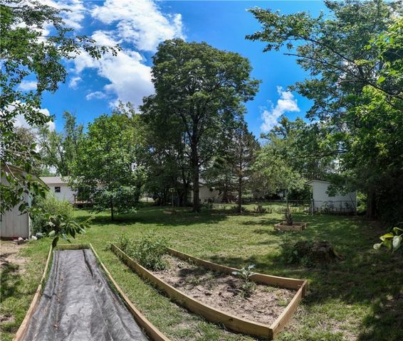 906 S Elm Street, Siloam Springs, AR 72761