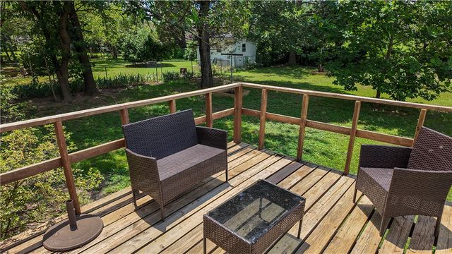 906 S Elm Street, Siloam Springs, AR 72761