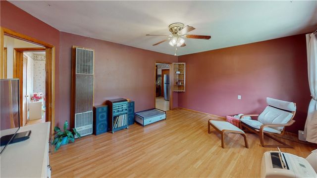 906 S Elm Street, Siloam Springs, AR 72761