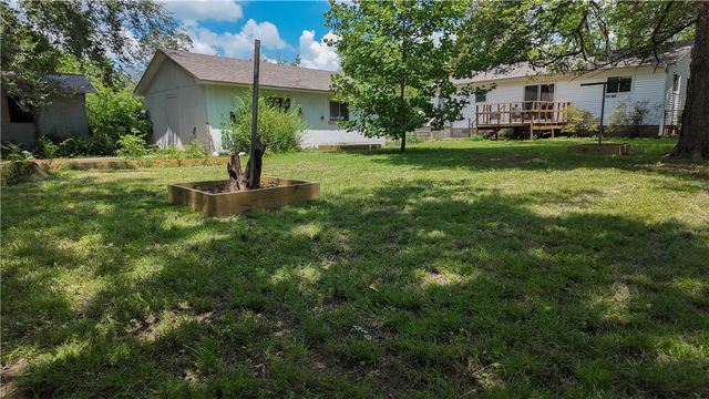 906 S Elm Street, Siloam Springs, AR 72761