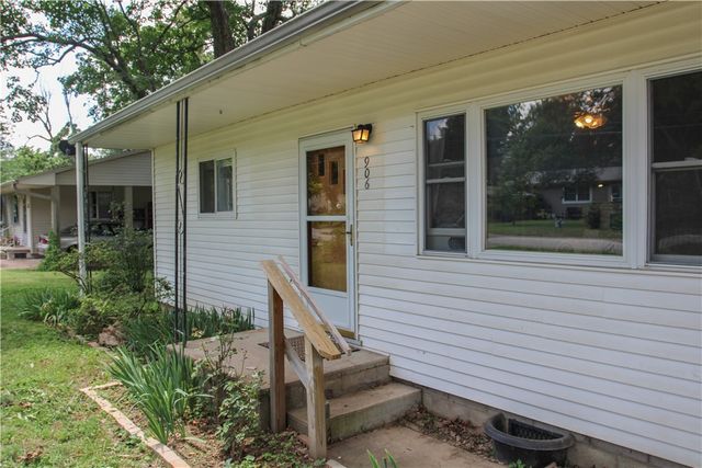 906 S Elm Street, Siloam Springs, AR 72761