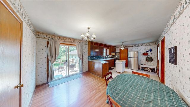906 S Elm Street, Siloam Springs, AR 72761