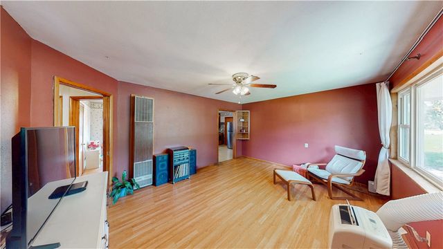 906 S Elm Street, Siloam Springs, AR 72761