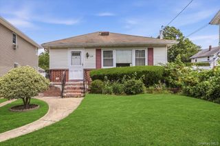 17 Duryea Place, Lynbrook, NY 11563