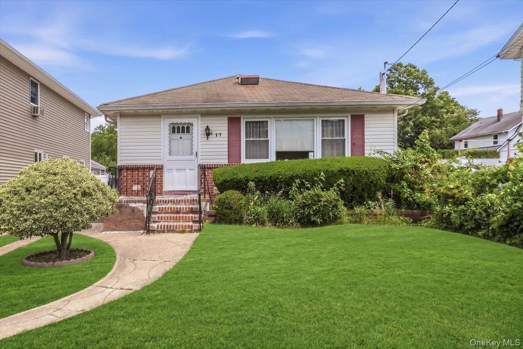 17 Duryea Place, Lynbrook, NY 11563