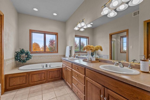 N2662 FOX VIEW DRIVE, Hortonville, WI 54944