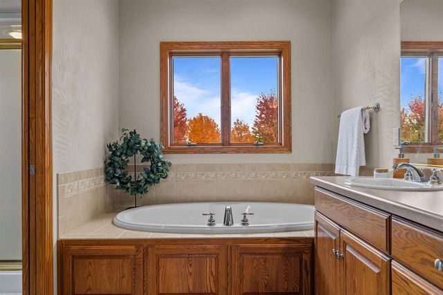 N2662 FOX VIEW DRIVE, Hortonville, WI 54944