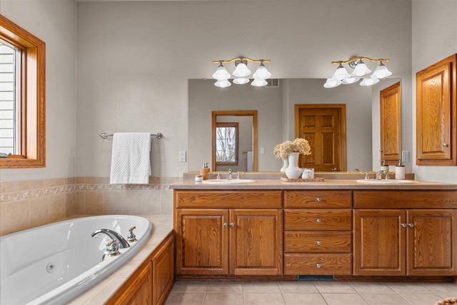 N2662 FOX VIEW DRIVE, Hortonville, WI 54944