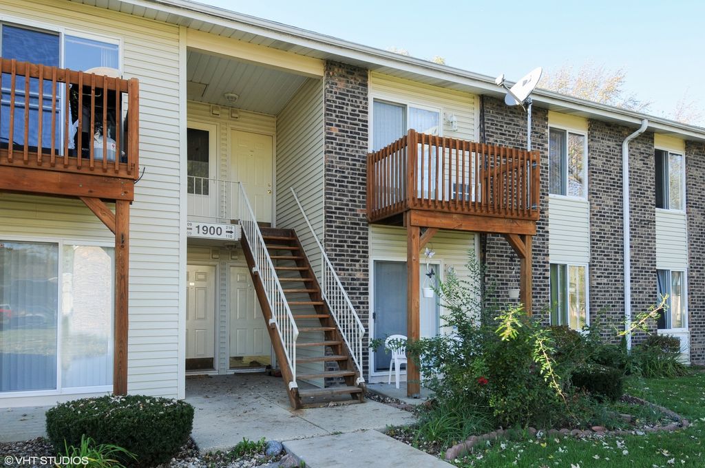 1900 Light Road 210, Oswego, IL 60543
