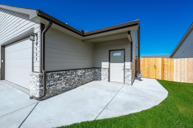 9131 E Chris Ct, Bel Aire, KS 67226