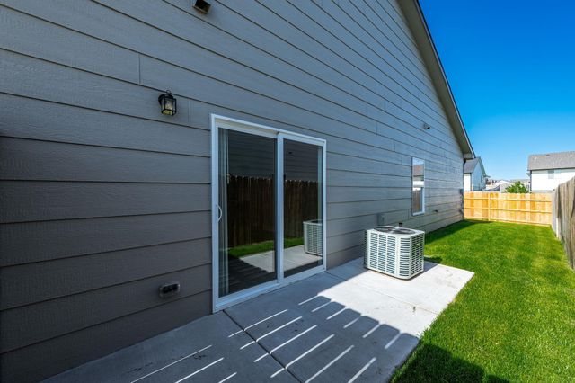 9131 E Chris Ct, Bel Aire, KS 67226