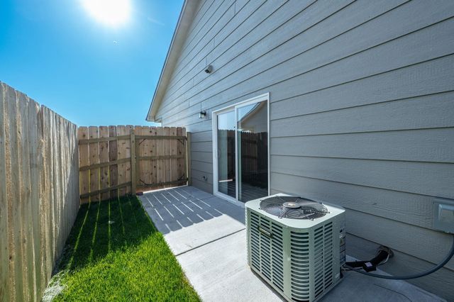 9131 E Chris Ct, Bel Aire, KS 67226