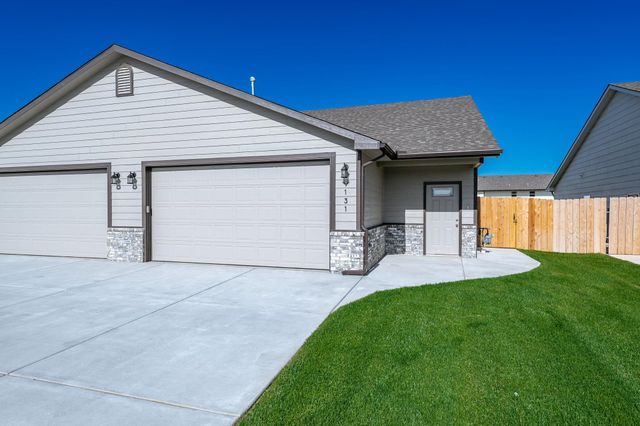 9131 E Chris Ct, Bel Aire, KS 67226