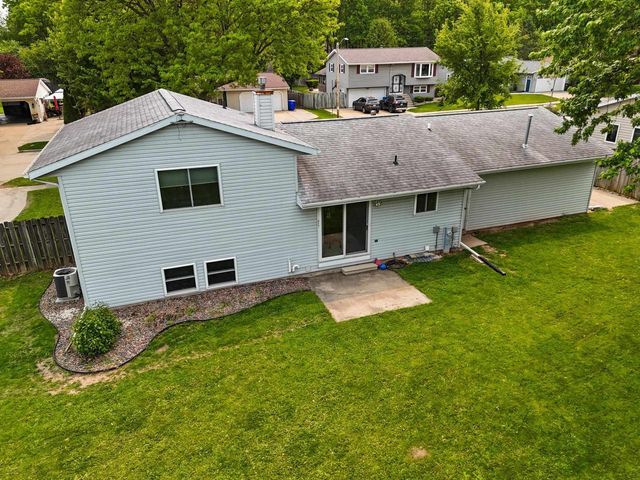 57 SOLAR CIRCLE, Appleton, WI 54915