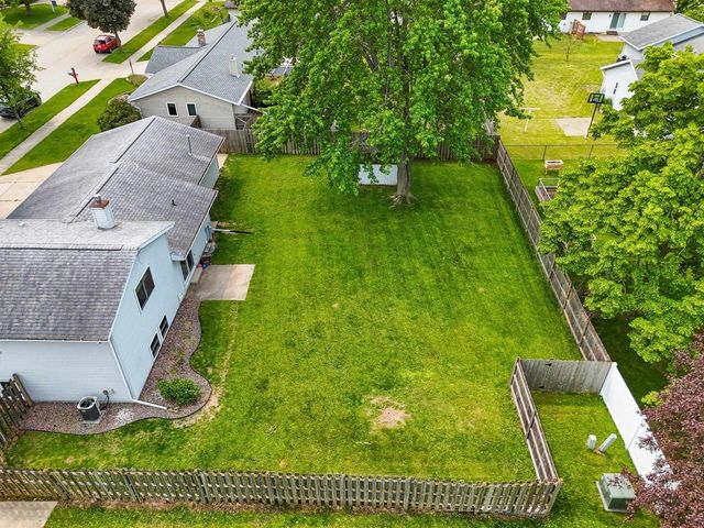 57 SOLAR CIRCLE, Appleton, WI 54915