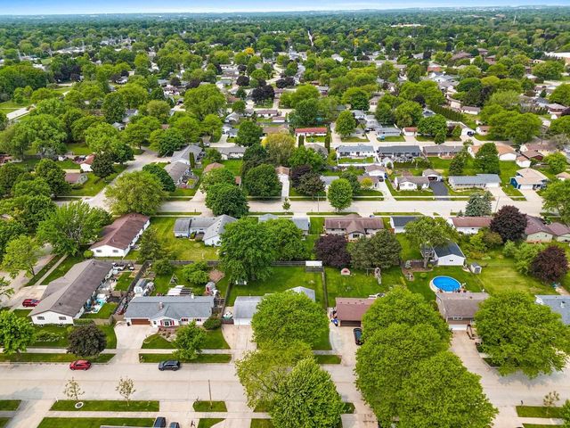 57 SOLAR CIRCLE, Appleton, WI 54915