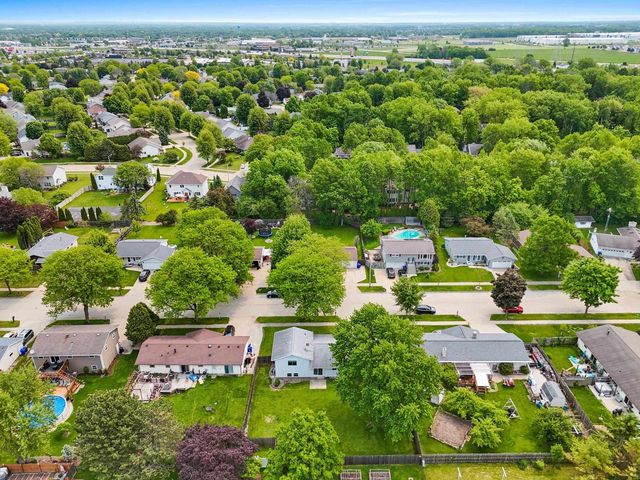 57 SOLAR CIRCLE, Appleton, WI 54915