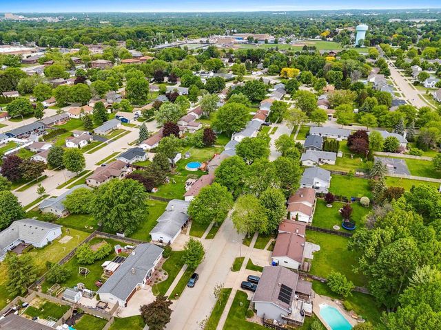 57 SOLAR CIRCLE, Appleton, WI 54915