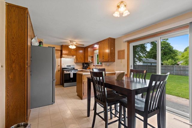 57 SOLAR CIRCLE, Appleton, WI 54915