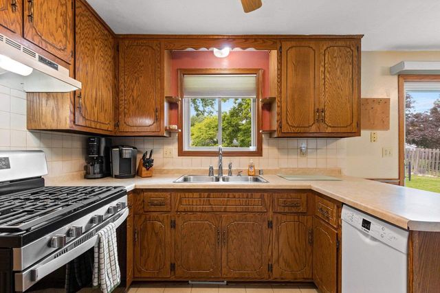 57 SOLAR CIRCLE, Appleton, WI 54915