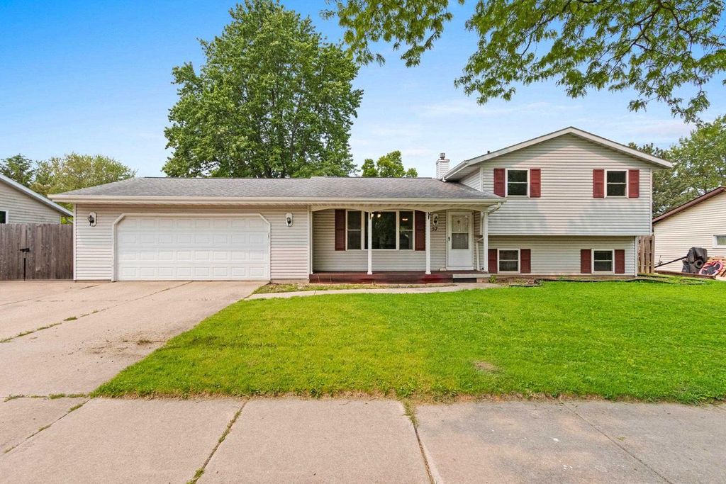 57 SOLAR CIRCLE, Appleton, WI 54915