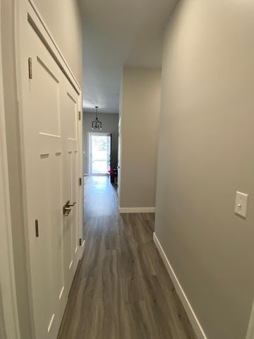 1740 Bay Oaks Drive, Albert Lea, MN 56007