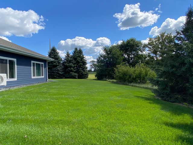 1740 Bay Oaks Drive, Albert Lea, MN 56007