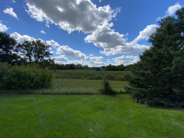 1740 Bay Oaks Drive, Albert Lea, MN 56007