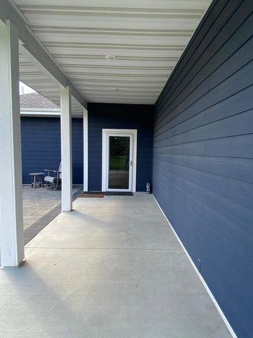 1740 Bay Oaks Drive, Albert Lea, MN 56007