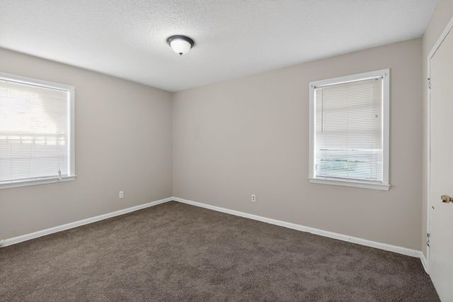 721 WESTERN PARK DR, Memphis, TN 38109