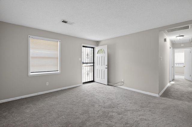 721 WESTERN PARK DR, Memphis, TN 38109